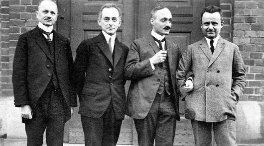 Гёттингенские профессора-физики (1923): Макс Рейх, Макс Борн, Джеймс Франк и Роберт Поль