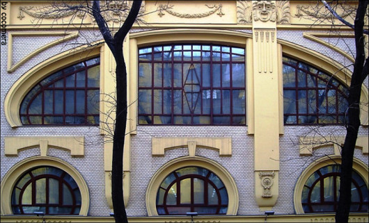 Дом по ул. Серегина 5/1, построенный по проекту Л.Н.Кекушева. Фото: http://cocomera.gallery.ru